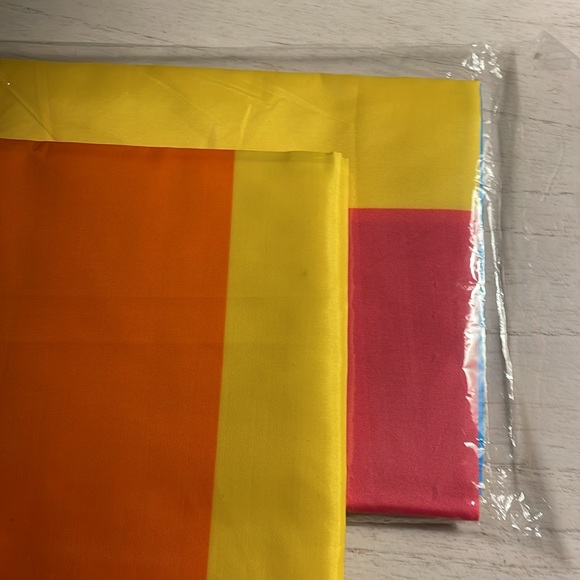 2pack 3x5ft rainbow flags - Picture 4 of 5